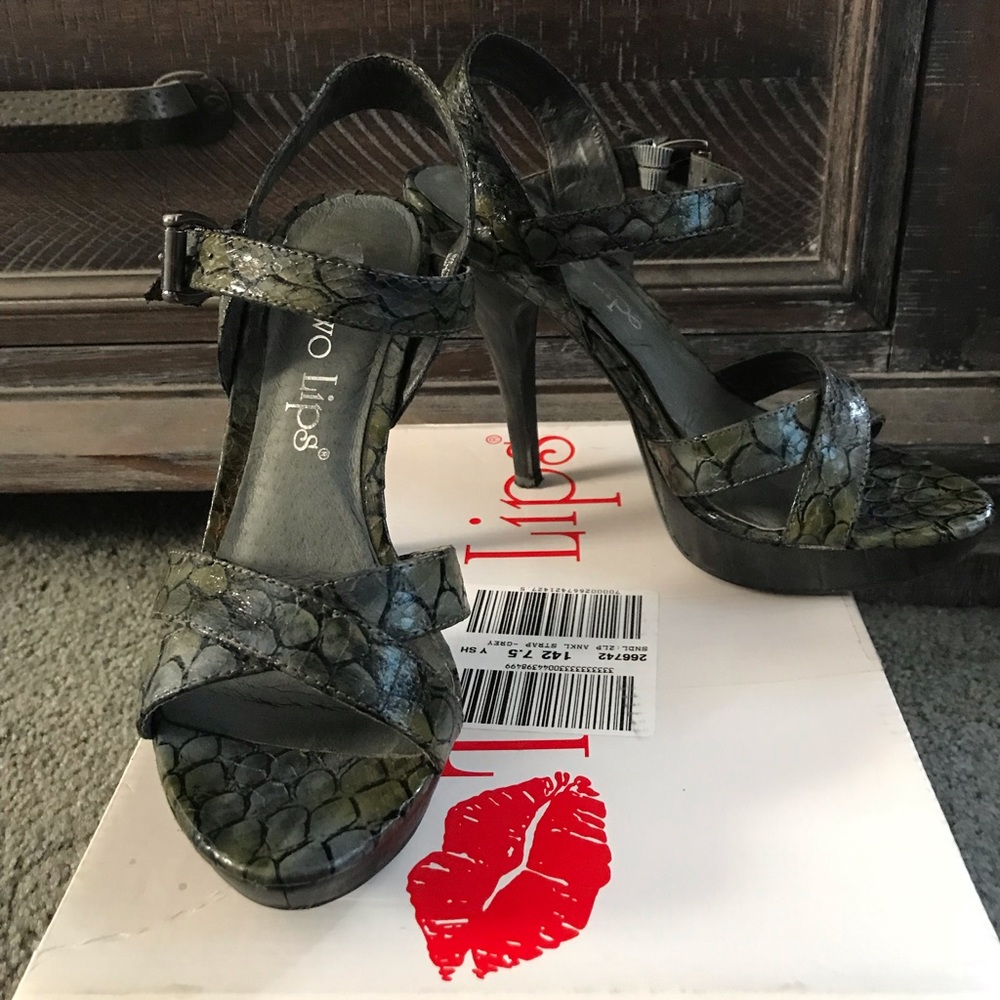 Two Lips “Tango” ankle strap Grey Heels